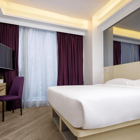 Starphire Hotel Hong Kong Exterior photo